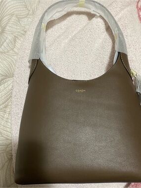 *AUTHENTIC* Coach Brooklyn Shoulder Bag